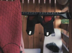 Exit XRail Neopren Wetsuit Hanger 13 Exit XRail Neopren Wetsuit Hanger -Surf Gear Verkauf exit xrail neopren wetsuit hanger5