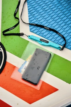 Fidlock Hermetic Dry Bag Medi Transparent - Handy IPhone Tasche -Surf Gear Verkauf fidlock hermetic dry bag medi transparent handy iphone tasche7