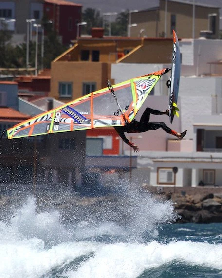 K4 Fins Shark 2.0 1° Degree Windsurf Front Fin 4 K4 Fins Shark 2.0 1° Degree Windsurf Front Fin – Bild 2