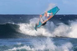 Simmer Style Blacktip 2023 Petrol Blue Windsurf Segel 7 Simmer Style Blacktip 2023 Petrol Blue Windsurf Segel -Surf Gear Verkauf simmer style blacktip 2022 23 petrol blue windsurf segel3